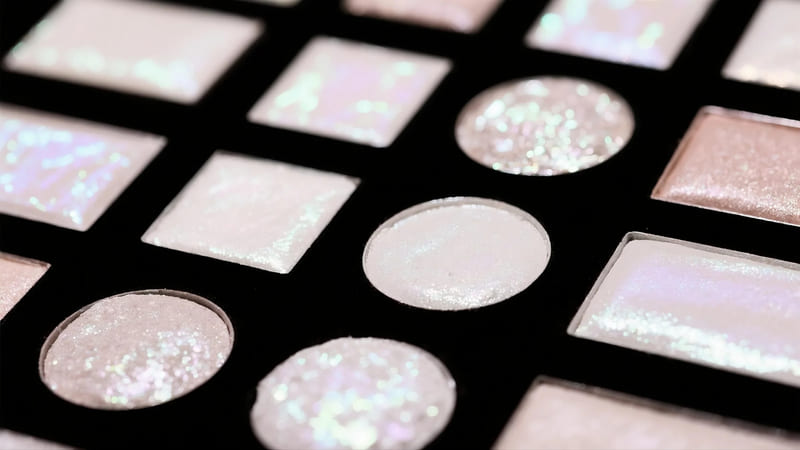 various applications of pearlescent pigments beyond cosmetics